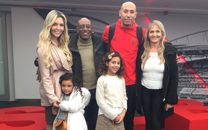 Luisão e Brenda Mattar com a família