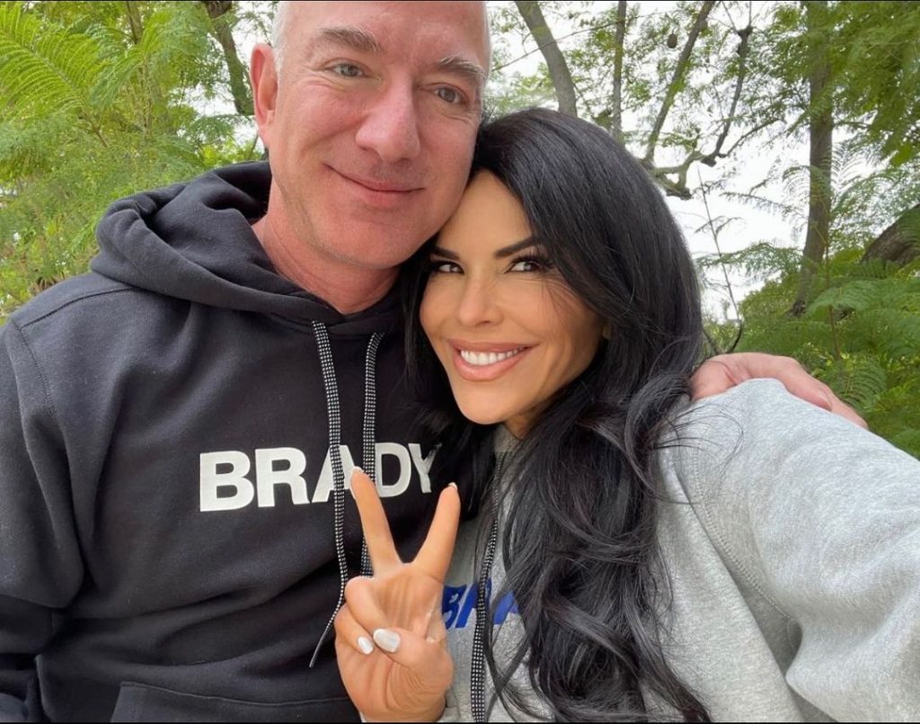 Jeff Bezos com a companheira, Lauren Sanchez