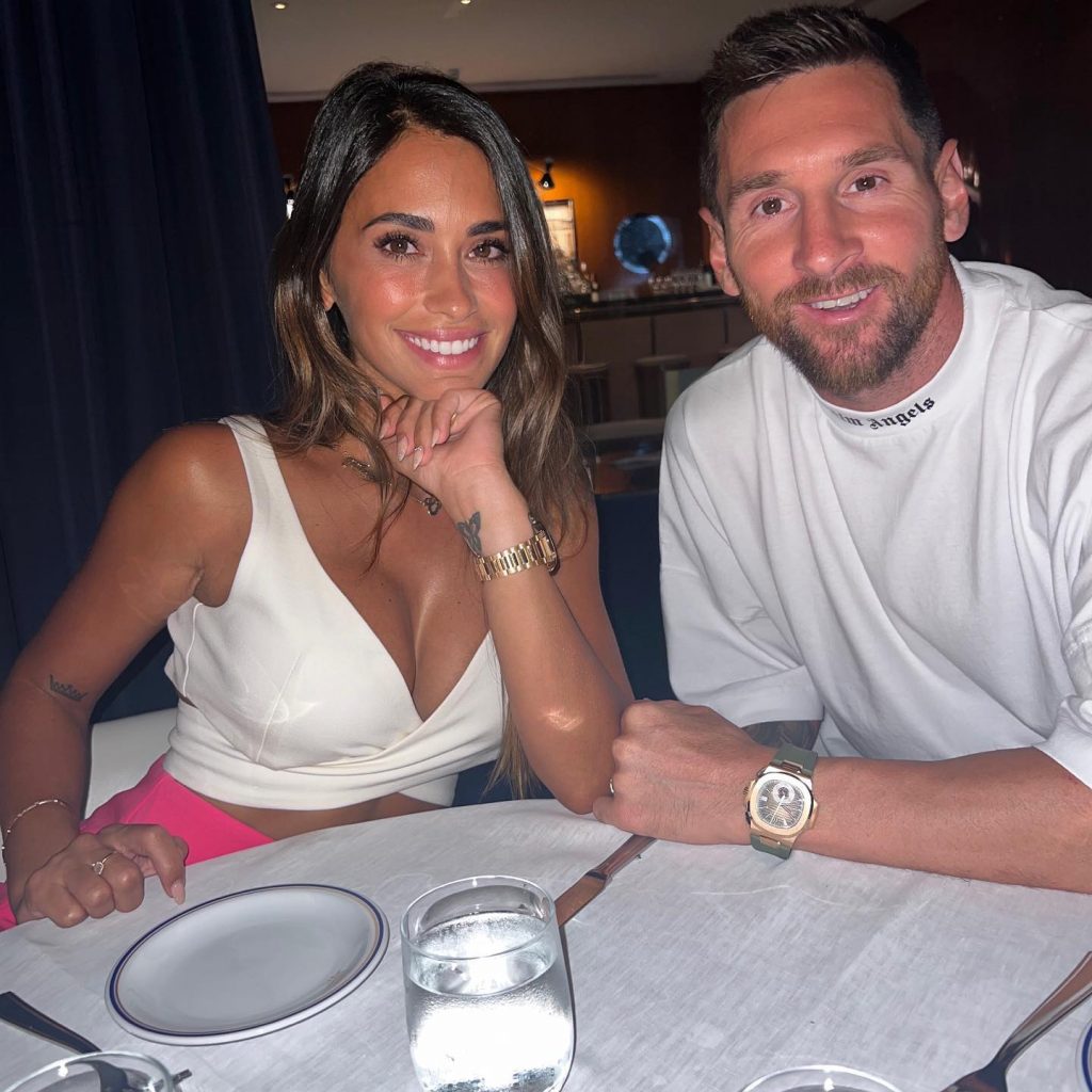 Messi vive história de amor digna de livros de romance