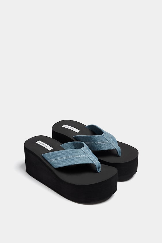 SANDÁLIA PLATAFORMA TIRAS - Pull & Bear - 19,99 €